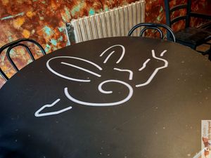 Logo at Les Preuves Du Contraire in Bordeaux