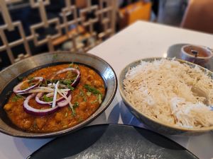 Chana masala and rice at Masala Politics in Oslo