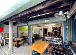 restaurant setting at Pudao Vegetarian Restaurant - 樸道蔬食餐館 in Fenglin