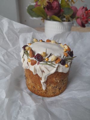 Kulich at VeganFox Cakes - Pre order Only in Moscow
