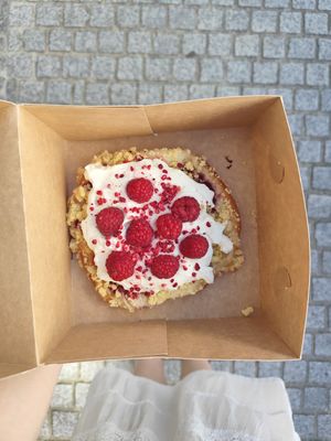 Pastry- the size of it is quite big at Jemy Kremy in Lodz