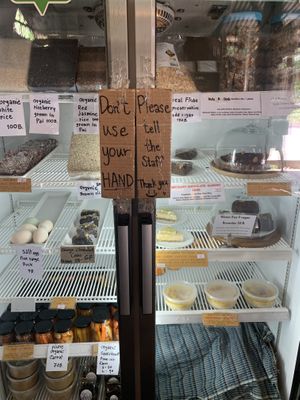 Tartas y demás   at Earth Tone in Pai