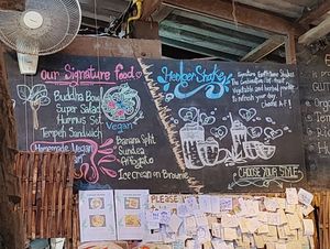 Speisekarte at Earth Tone in Pai