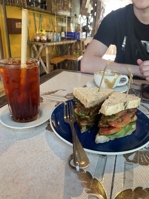   at Earth Tone in Pai