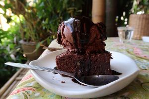 Vegan brownie with chocolate peanut icecream and chocolate sauce at Earth Tone in Pai