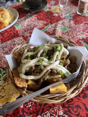 Super cheesy basket 🥹  at Earth Tone in Pai