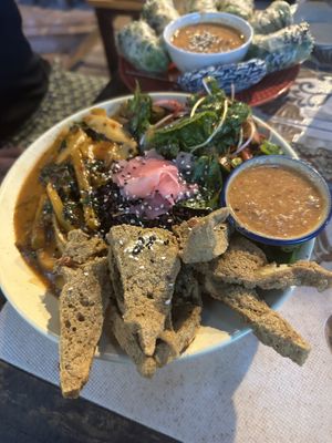   at Earth Tone in Pai