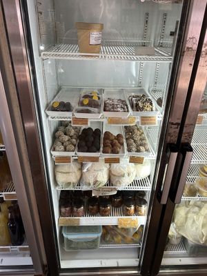 Vegan sweets  at Earth Tone in Pai