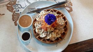 Vegan waffle. Add toppings as you like.
 at Earth Tone in Pai