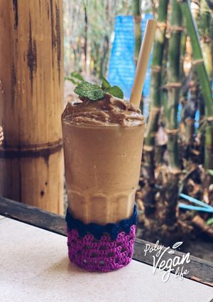 Choco avocado smoothies at Earth Tone in Pai