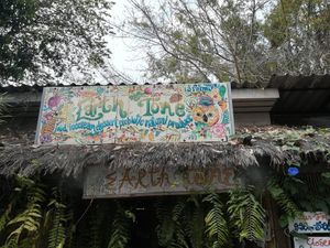 Sign at Earth Tone in Pai