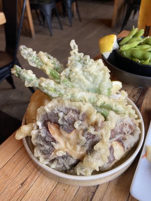 Vegetable tempura  at Yama-No-kami Pub Japonais in Mont-tremblant