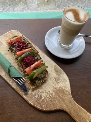 Avocado Toast und Chai Latte   at Salotto 1828 in Kassel