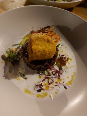 tofu crisp: tofu on rice in coconut sauce at The Food Temple in Lisbon