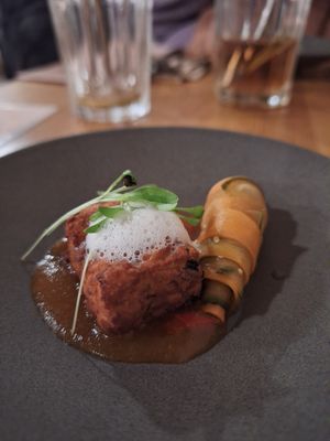 Panissa - Chickpea fritters with nori seaweed , pirão sauce , cucumber & carrot pickles , garlic foam at The Food Temple in Lisbon