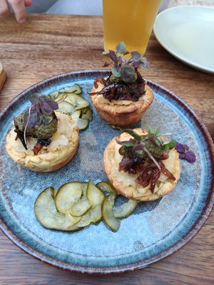 Tartes de jaca at The Food Temple in Lisbon