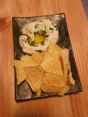 hummus at The Food Temple in Lisbon