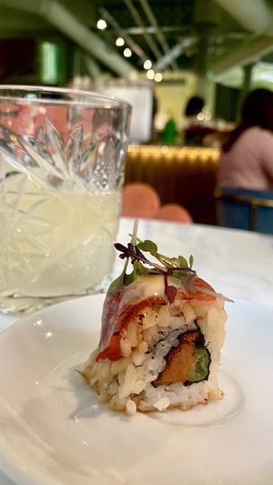 Novedad: sushi de boniato envuelto de espárragos. Delicioso!!  at Wild Food in Barcelona