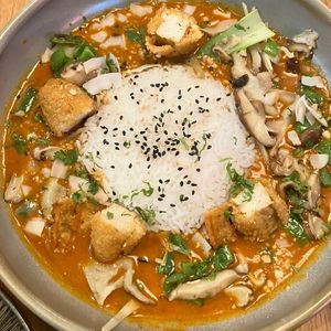 Curry rojo con tofu rebozado  at Wild Food in Barcelona