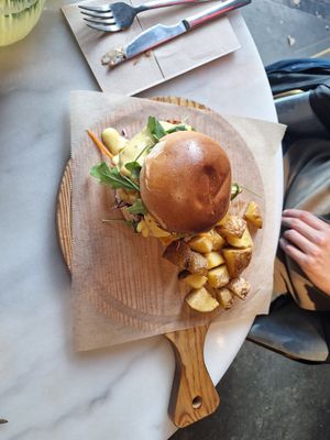 🍔 chicken style at Wild Food in Barcelona