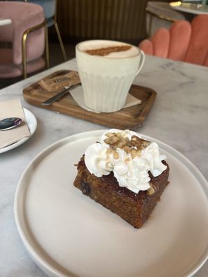 RübliKuchen / CarotCake and Chai Latte   at Wild Food in Barcelona