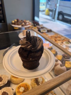 oreo cupcake  at Chök in Madrid