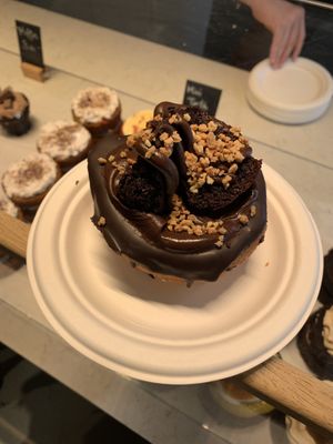 chocolate kronut  at Chök in Madrid