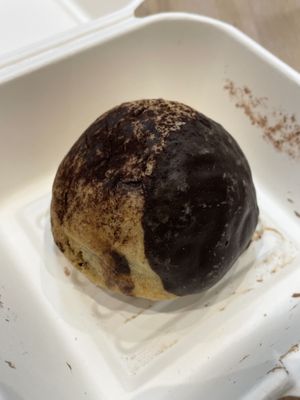 Brookie - brownie dough inside   at Chök in Madrid