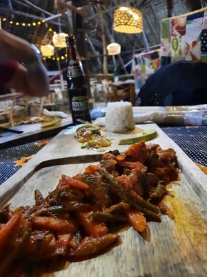 Tansanian Curry and local Stoney ♡ at Maisha Khalisi  in Moshi