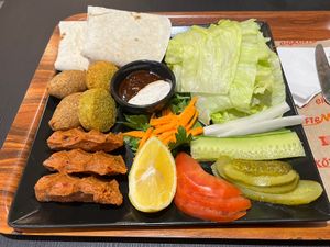 Assiette Mix  at Cigkoftem in Dijon