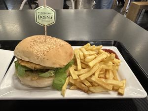 Chickpea burger    at DeGema Hamburgueria Artesanal in Vila Nova De Gaia