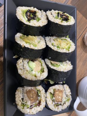 Sushi with different fillings  at Brown Rice Sushi TEC 玄米のおすしテック in Osaka