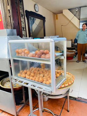 local doughnuts with sesame and mung bean at Onetrip with Local in Hanoi