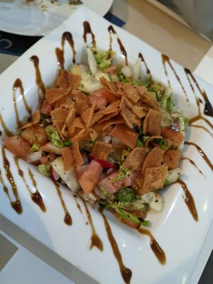 Ensalada Fattouch at Restaurante Puerta del Edén in Cadiz