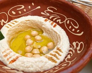 Hummus at Restaurante Puerta del Edén in Cadiz