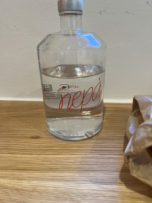 Acqua in vetro  at Nepá in Milan
