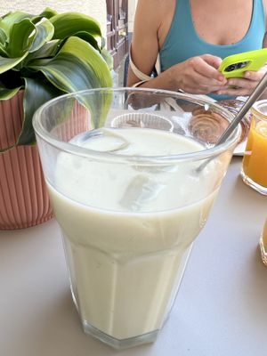 Matcha latte con this is not milk  at Nepá in Milan