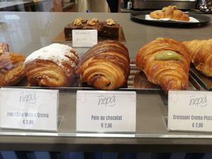 Some breakfast options at Nepá in Milan