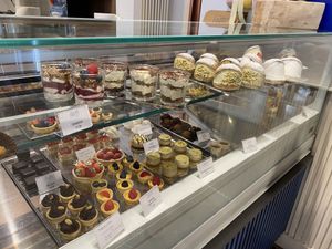 23/07/2023, merenda - Panoramica della vetrina  at Nepá in Milan