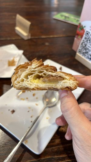 6  at Nepá in Milan