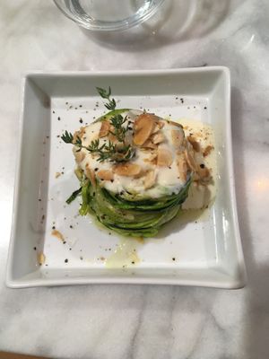 Zucchini spaghetti with « gorgonzola"  at Nepá in Milan