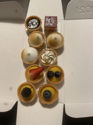 Vegan tarts   at Nepá in Milan