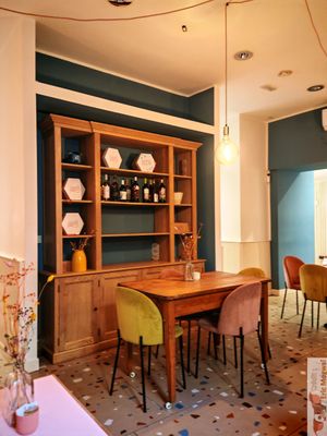 Deco at Nepá in Milan