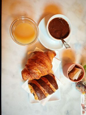 My breakfast at Nepá in Milan