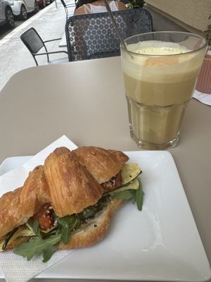 brioche salata & golden milk latte   at Nepá in Milan