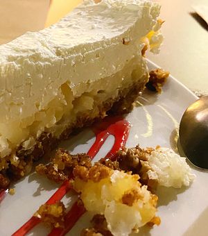 Tarta casera de coco y piña at Viva Chapata in Madrid