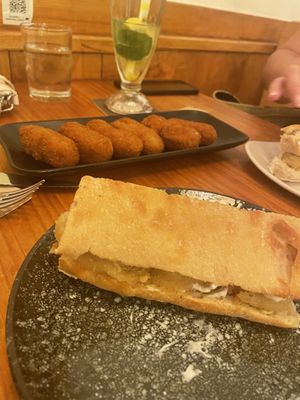 Croquetas de boletos y chapata de calamares  at Viva Chapata in Madrid