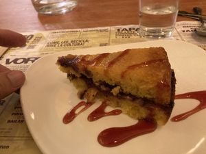 Tarta de limón y arándanos   at Viva Chapata in Madrid
