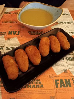 Ración de croquetas at Viva Chapata in Madrid