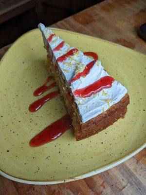 Tarta de limón at Viva Chapata in Madrid